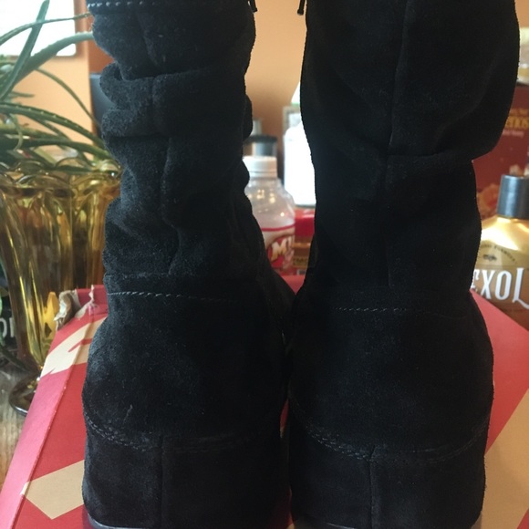 EUC FitFlop Tall Black Suede Crush Boot Women's Size 7 - Picture 5 of 7
